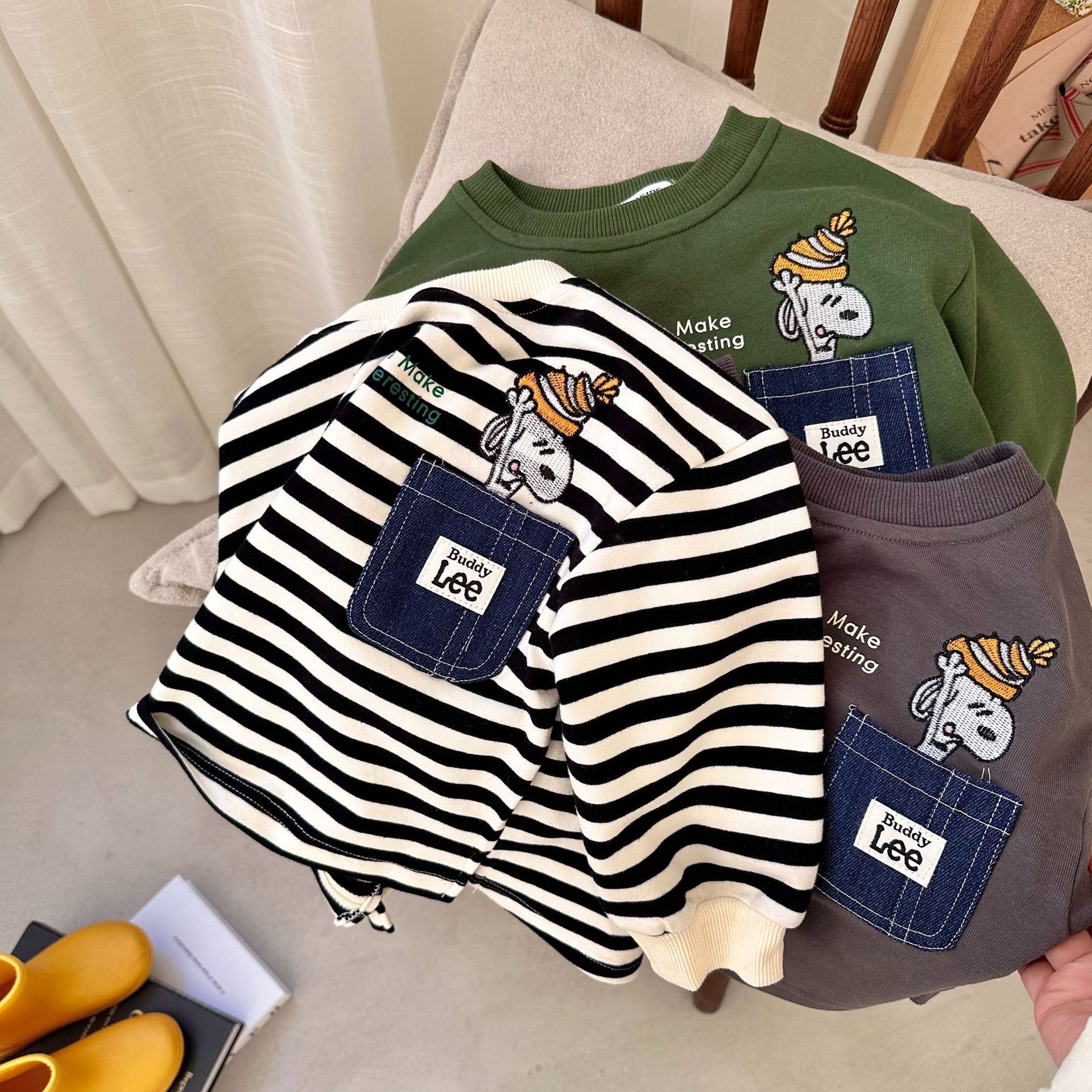 Children's sweatshirt 2023 spring fashion new products 3 boys and girls cartoon embroidered sweatshirt baby pocket pullover tide