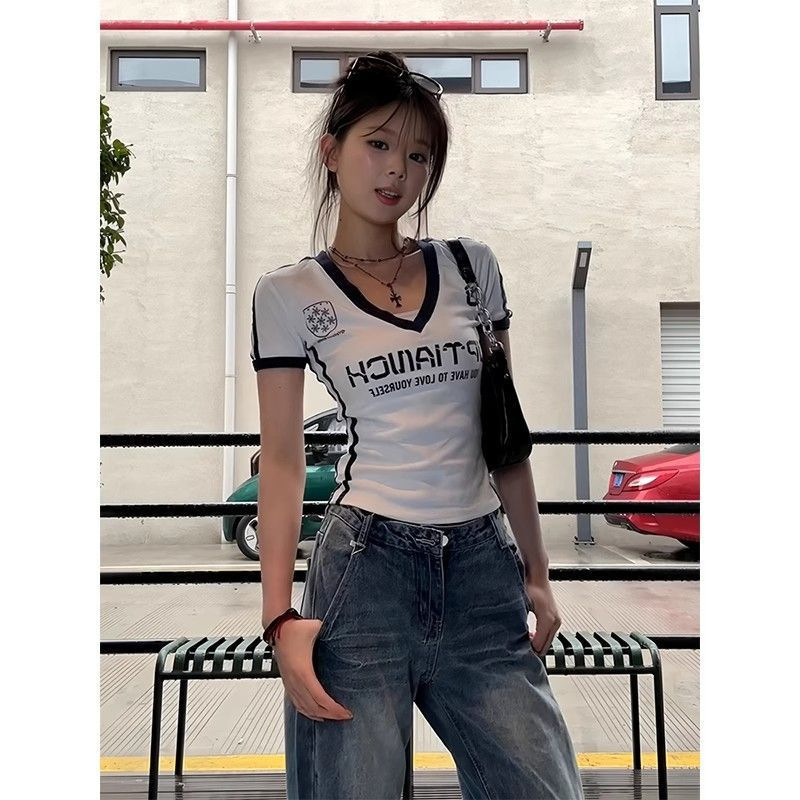 American Hot Girl Jersey V Neck Short-Sleeved T-Shirt Women's Summer 2025 New Slim Fit Waist Sports Short Top American Hot Girl Jersey V Neck Short-Sleeved T-Shirt Women's Summer 2025 New Slim Fit Waist Sports Short Top