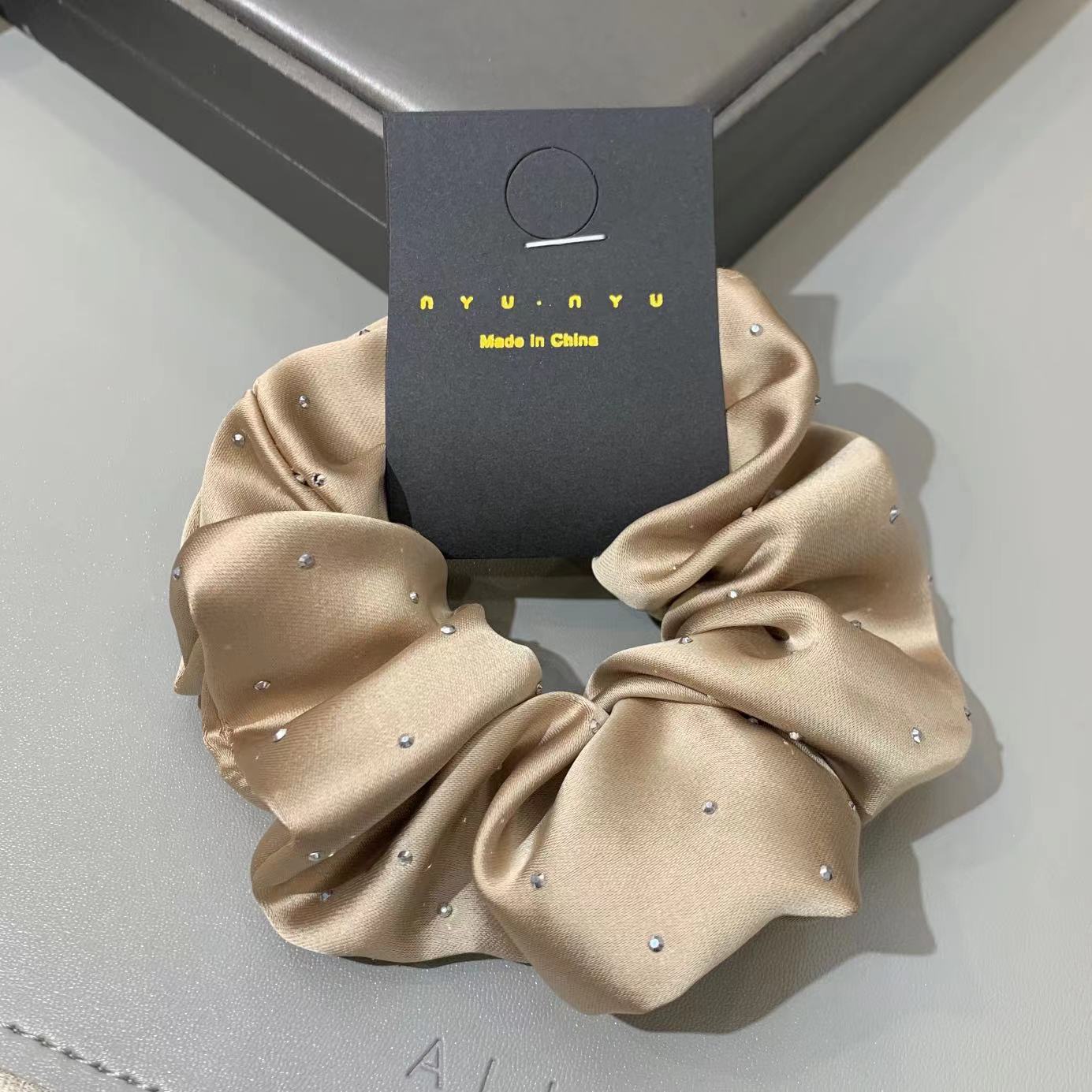 밝은 카드 색상