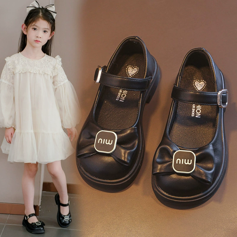 Детская обувь, кожаные туфли для девочек, весна-осень 2025, новые туфли в корейском стиле с мягкой подошвой, туфли для девочек среднего и старшего возраста, школьная обувь для учениц начальных классов.