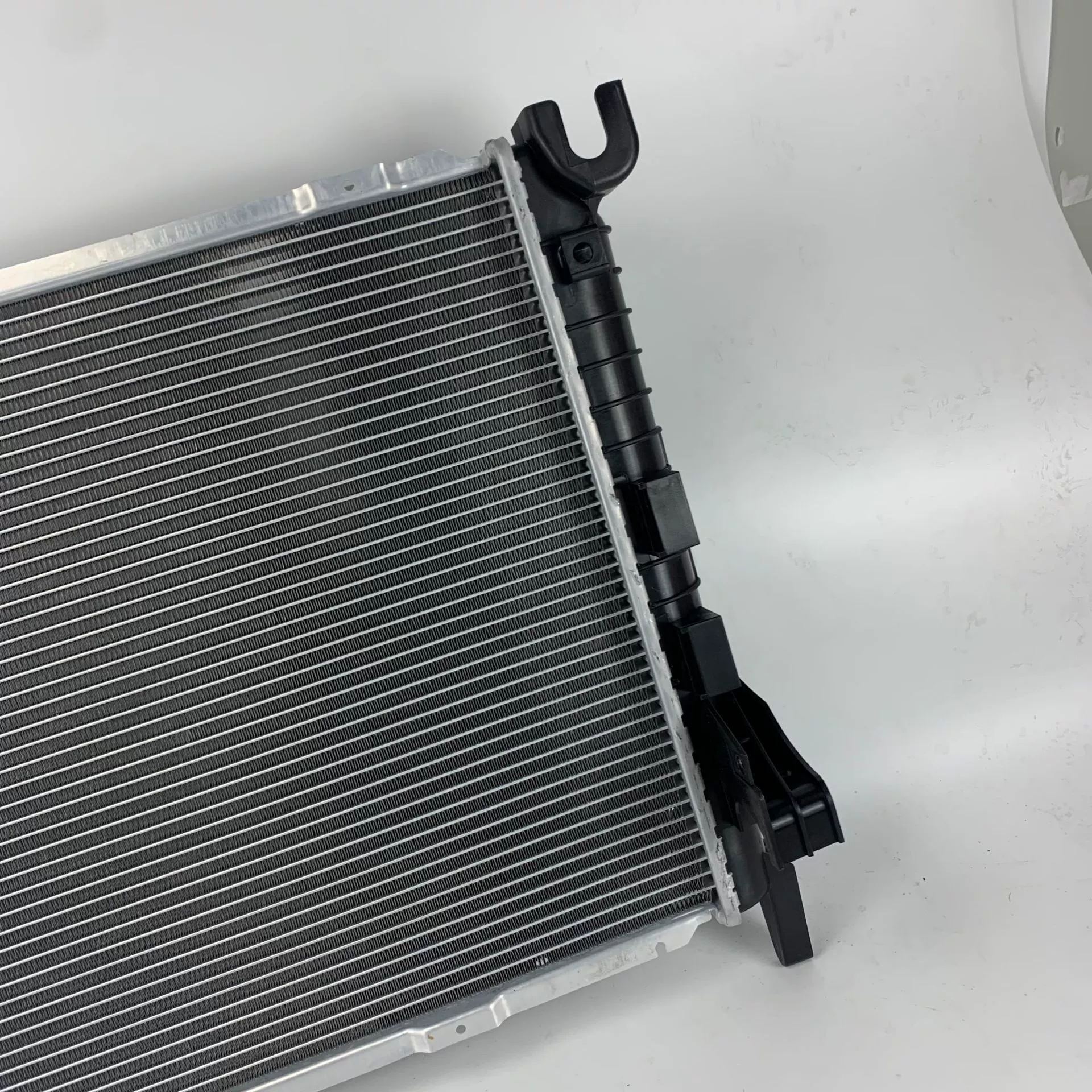 Радиатор прямых продаж завод (GM) 52028830AE/52028830AF/52028830AG