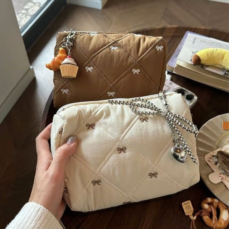 Bowknot Embroidery Autumn/Winter New Thickened Large Capacity Makeup Bag Portable Storage Toiletry Bag Cute 010