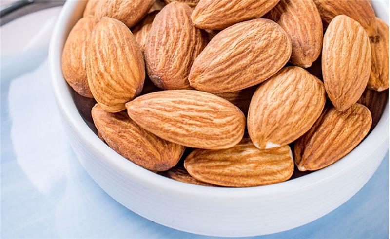 Almond Kernels Badam Ren 500g Raw Snack Nuts in use