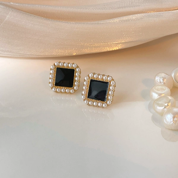 126# чёрная квадратная жемчужина