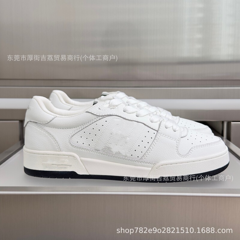 Fendi genuine leather height-increasing capsule shoes for couples, 2026 flat versatile simple sports white shoes, cowhide, in stock Fendi genuine leather height-increasing capsule shoes for couples, 2026 flat versatile simple sports white shoes, cowhide, in stock