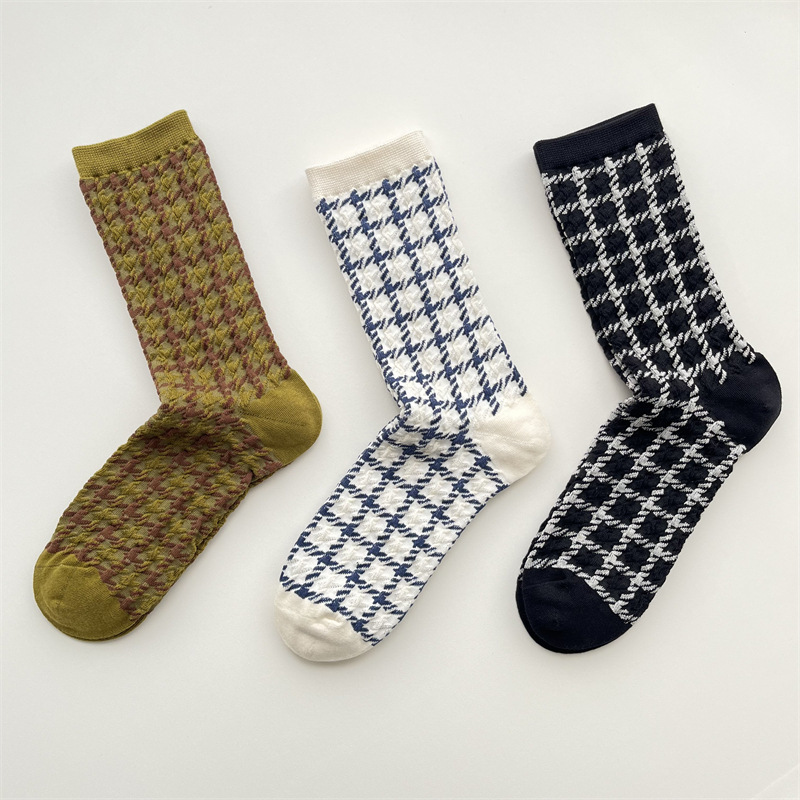 Autumn and Winter Vintage Houndstooth Reverse Woven Mid-Socks Casual Fashion British Style Plaid Stocking All-match Cotton Socks Autumn and Winter Vintage Houndstooth Reverse Woven Mid-Socks Casual Fashion British Style Plaid Stocking All-match Cotton Socks