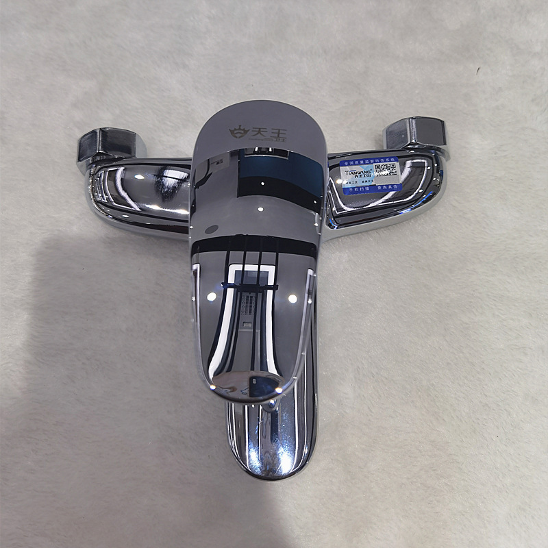 Factory direct Jishido triple faucet concealed bathtub faucet bathroom mixing valve hot and cold shower hose Factory direct Jishido triple faucet concealed bathtub faucet bathroom mixing valve hot and cold shower hose