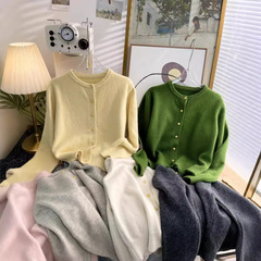 ミルクのフフの優しいニットのカーディガンの怠惰なセーターの女性の秋冬の短いタイプのコートの柔らかいモチモチの復古の上着の潮の4697