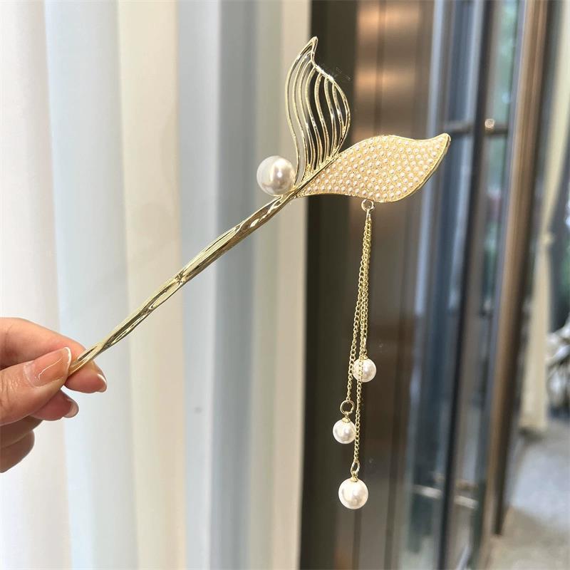 Horquilla de abanico nuevo estilo chino retro de alta gama placa de metal horquilla de pelo Hanfu cheongsam horquilla horquilla accesorios para el cabello femenino