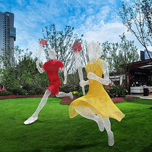不锈钢镂空运动火炬人物雕塑 公园广场网红打卡园林景观雕塑小品