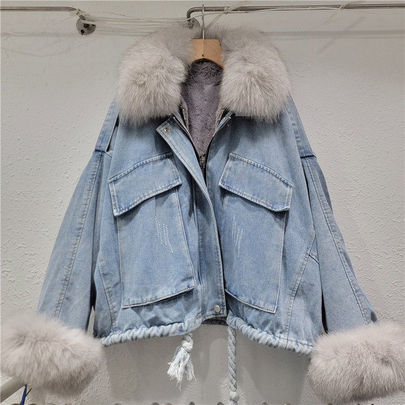 Jacket de vaqueros de cuello de lana real para mujeres más vello grueso otoño y invierno versátil 2025 nuevo estilo de moda suelta ropa de algodón de manga de murciélago coreana