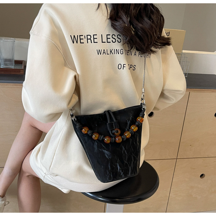 Women's Small Pu Leather Solid Color Basic Classic Style Lock Clasp Bucket Bag display picture 20