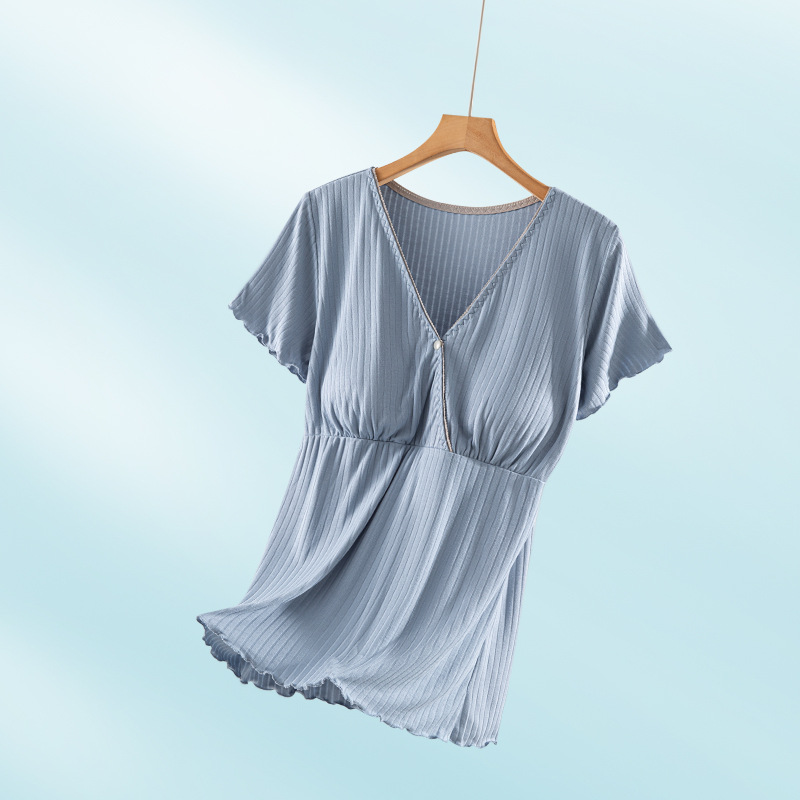 가슴 패드가 있는 파란색