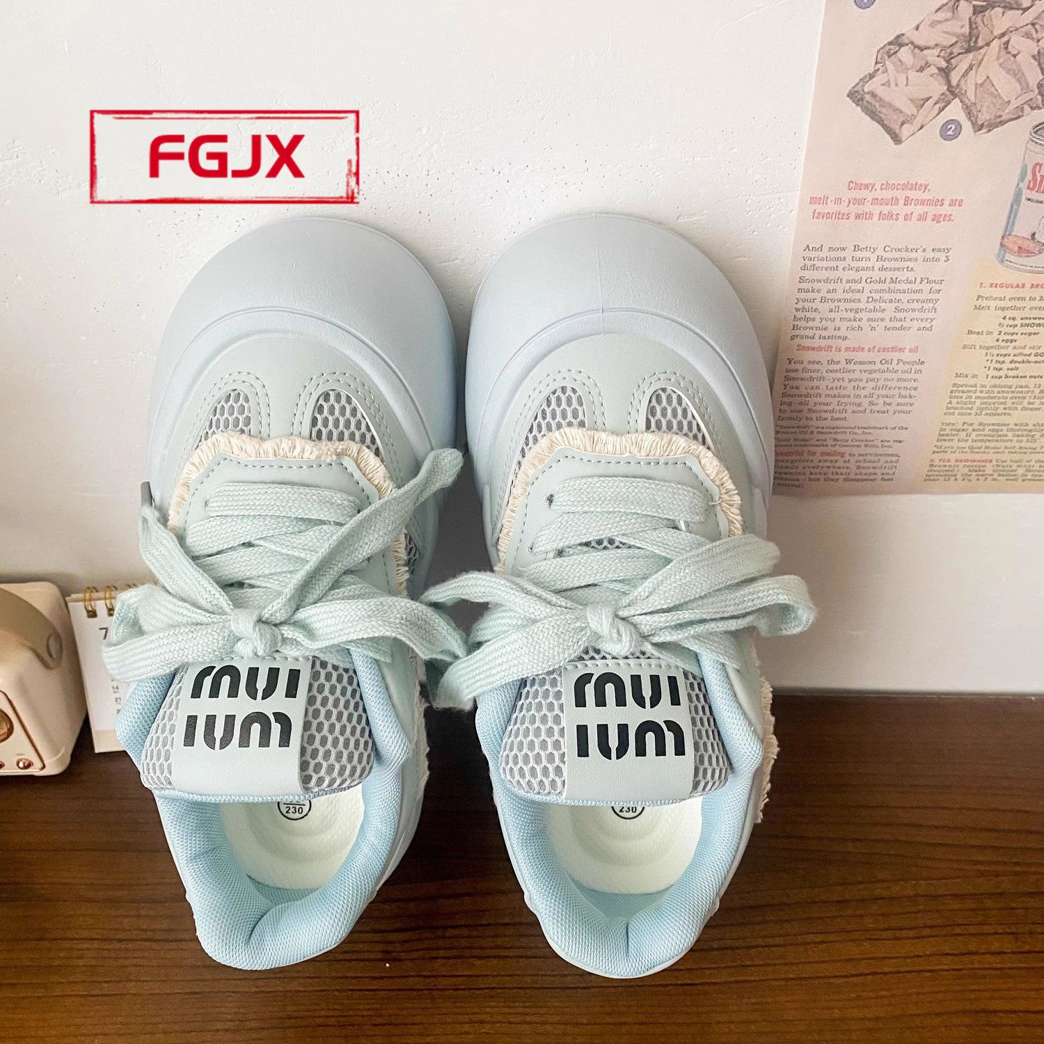 2024 verano malla transpirable con suela gruesa zapatos blancos pequeños muñeca cabeza coreana zapatos de pan de estilo de puerto zapatos casuales skate