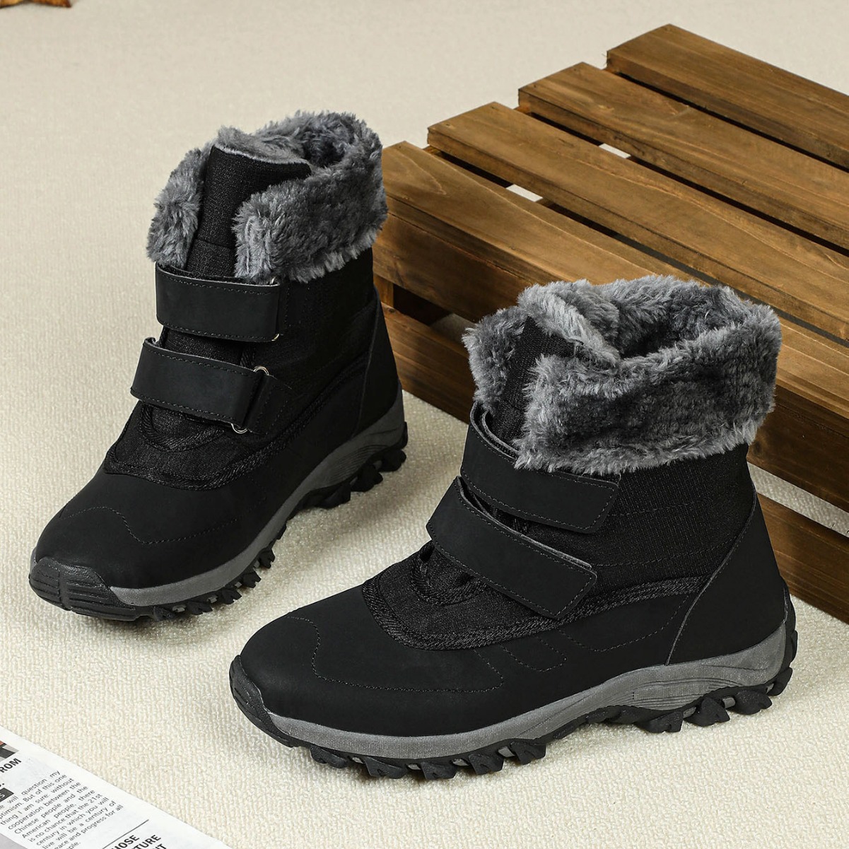 Invierno transfronterizo más tamaño alto de algodón acolchado zapatos acolchados con forro de lana caliente altura aumento de los zapatos de las mujeres al aire libre casual nieve botas cortas engrosadas botas cortas