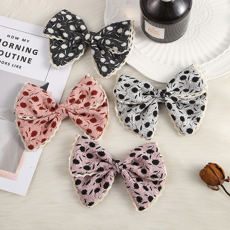 Fresh accessories with bow
