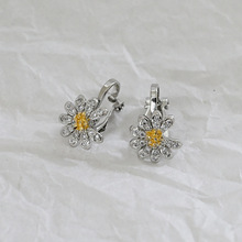 С�r�ն��AŮ�ٴ��M荸߼��Ђ��ԟo�������С����Ʀ�����ǊAŮ