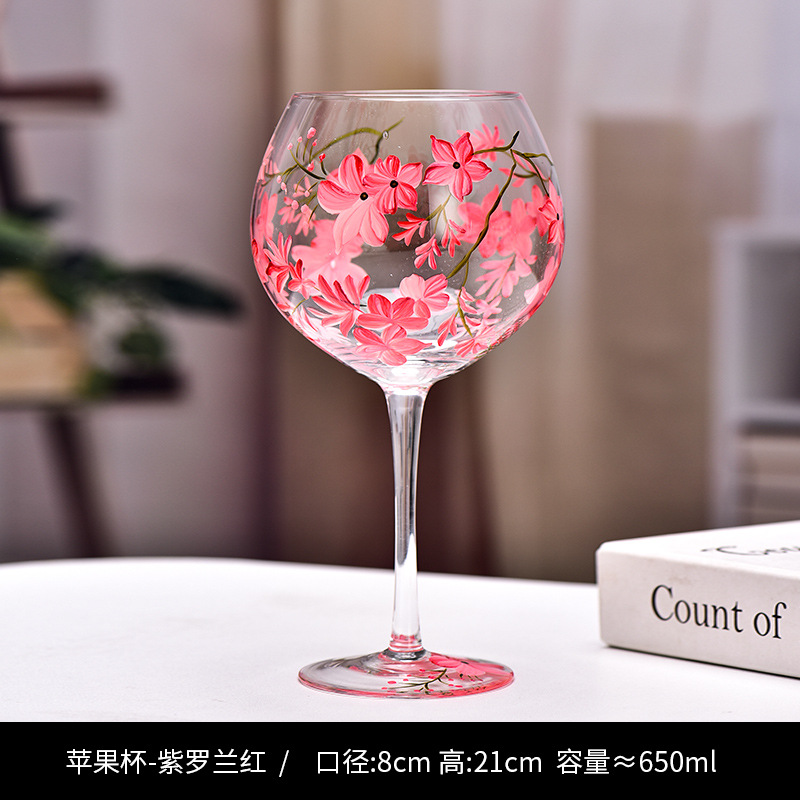 Taza de manzana roja violeta pintada a mano