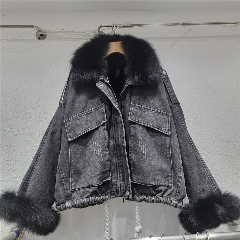 Jacket de vaqueros de cuello de lana real para mujeres más vello grueso otoño y invierno versátil 2025 nuevo estilo de moda suelta ropa de algodón de manga de murciélago coreana
