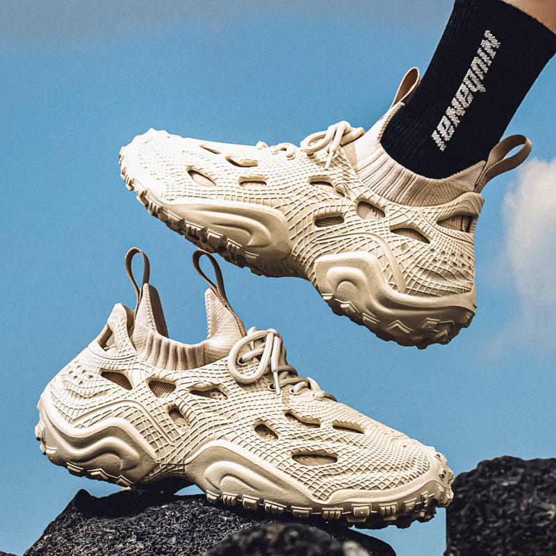 Coco Designer Light Luxury 2025 Xia Kanye Calcetines Zapatos al aire libre con agujeros en la playa Zapatos Douyin Video Sandalias Hombre