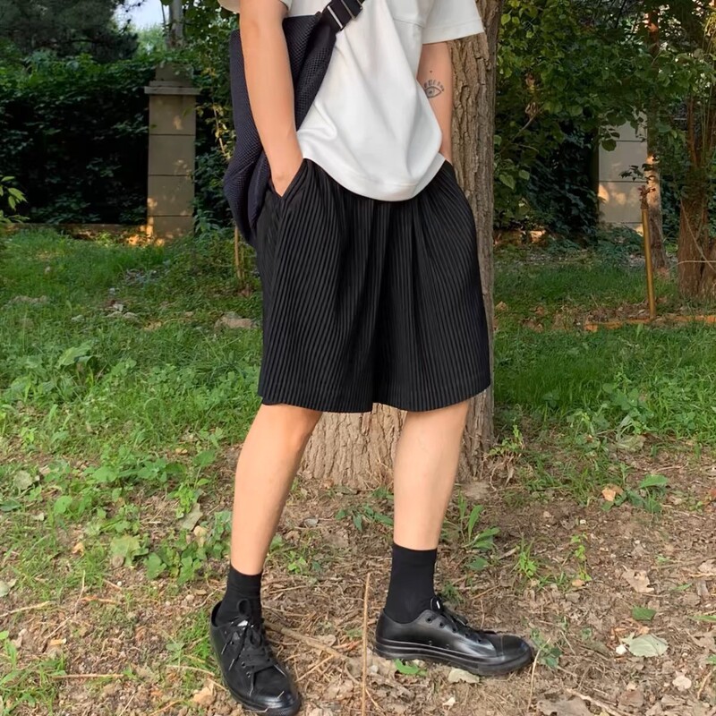 Japanese Style Miyake Style Pleated Casual Shorts Summer Thin Loose Casual All-match Men's and Women's Loose Waist Shorts