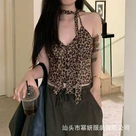 性感棕色豹纹吊带背心女纯欲辣妹风挂脖抹胸短款V领修身上衣