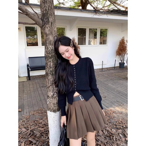 Korean style lazy single-breasted long-sleeved sweater women's autumn new fashionable loose design round-neck short cardigan