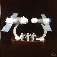 神舟十二号载人飞船模型中国纪念品空间站发射核心舱科教飞船摆件