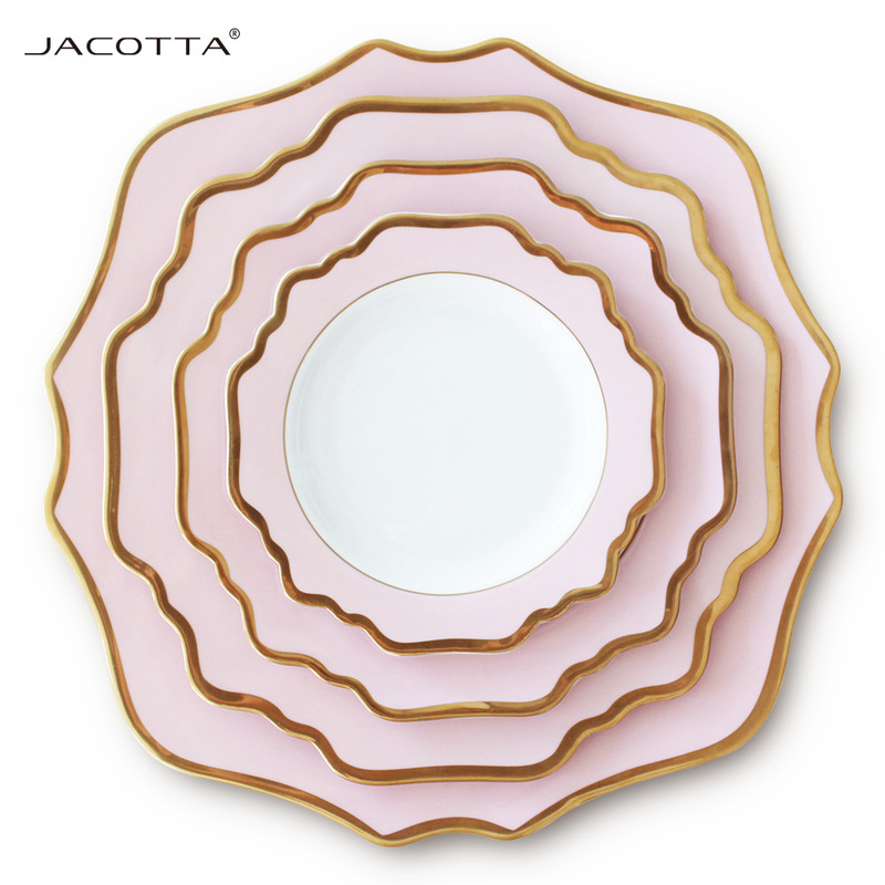 European-Style Dessert Tableware in Light Pink with Golden Sunflower Lace Plates, Suitable for Hotels, Home Use, and Wedding Banquets, Available as Clearance Stock European-Style Dessert Tableware in Light Pink with Golden Sunflower Lace Plates, Suitable for Hotels, Home Use, and Wedding Banquets, Available as Clearance Stock