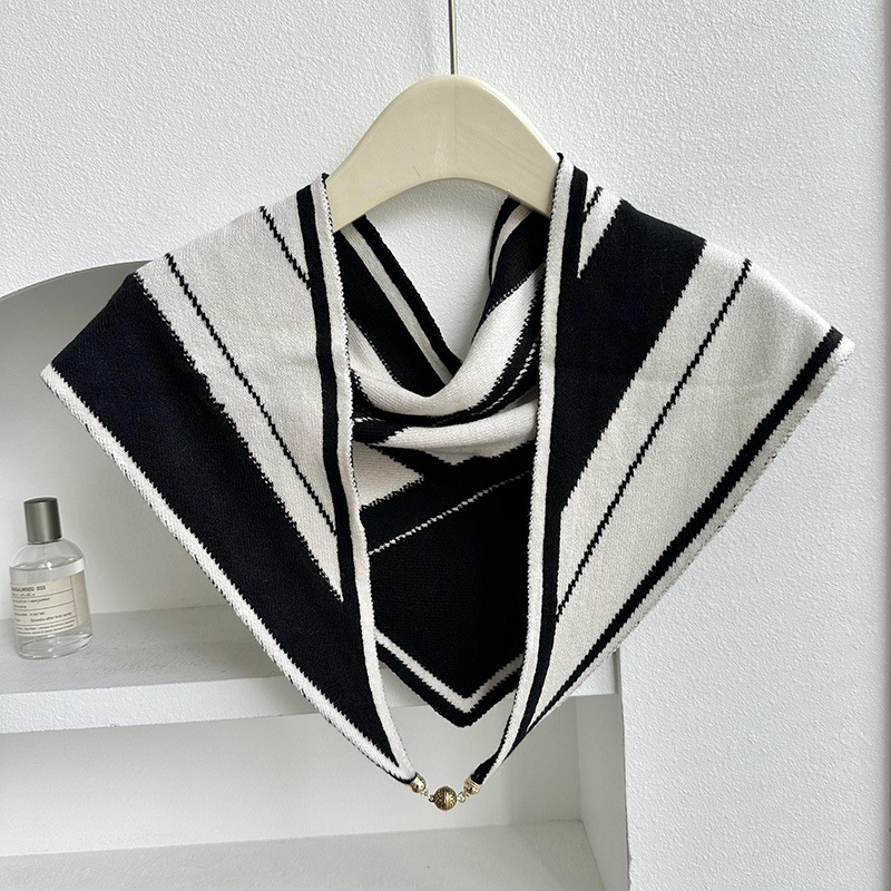 Nueva hebilla magnética bufanda de triángulo de punto para mujer otoño e invierno cálido cuello bufanda de protección de moda todo fósforo suave bufanda decorativa
