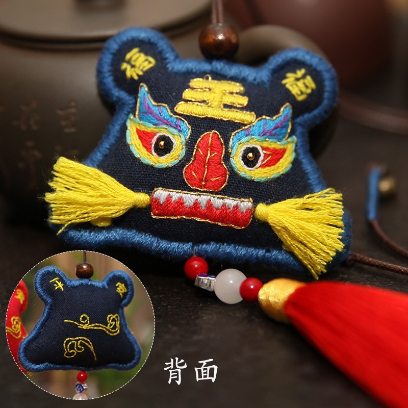 Nuevo Lu Bordado Diy Paquete de material hecho a mano Bordado Bolsita creativa Regalo de punto de cruz Bolsita colgante de estilo antiguo