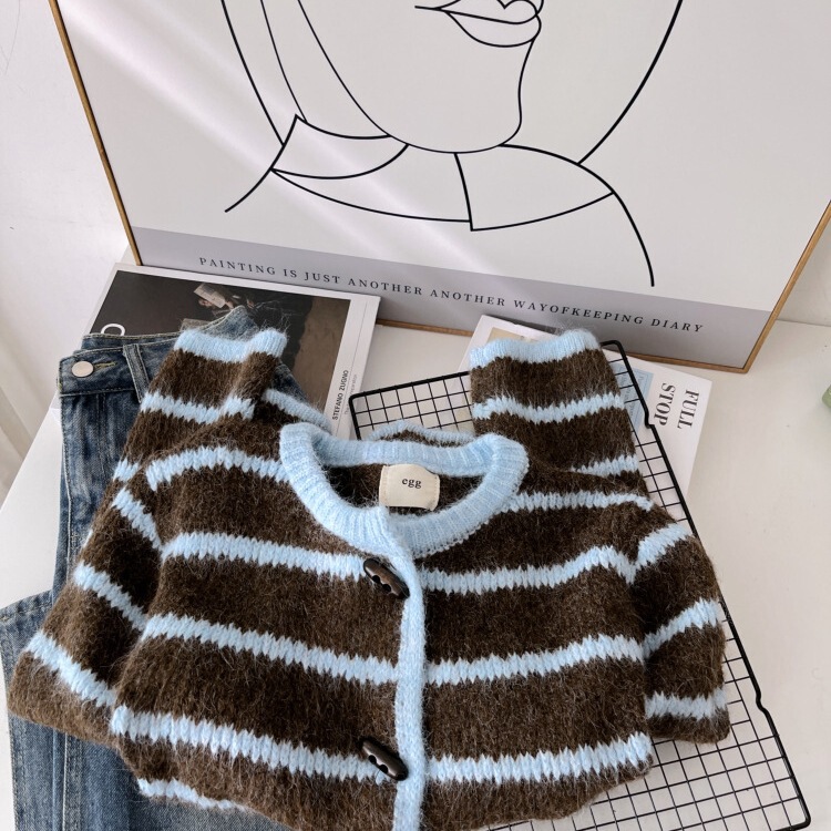 Reserved for Personal Use ~ Color-Block Striped Horn Button Soft Sweater for Women, New Retro Thick Knit Cardigan for Autumn and Winter 6493