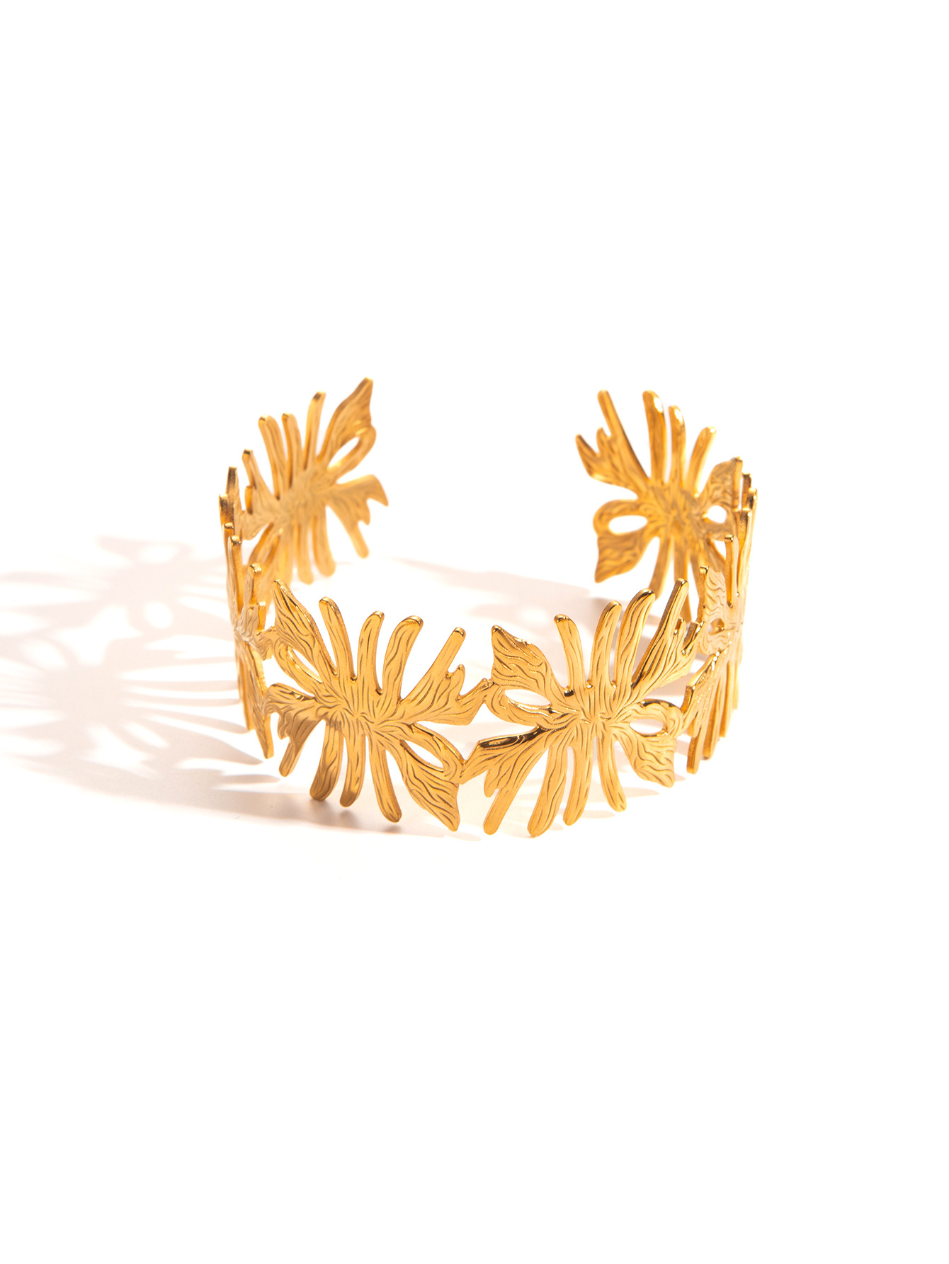 29g Weight 18K Gold Plated Plating Material Bangle Classification Titanium Steel Chain Material 1 Piece Quantity Casual, Party, Street Occasion Titanium Steel Material Flower, Butterfly Pattern All Seasons Season Women's Gender Plating Design IG Style Style Gold Color IG Style Flower Butterfly Titanium Steel 18K Gold Plated Bangle In Bulk 22