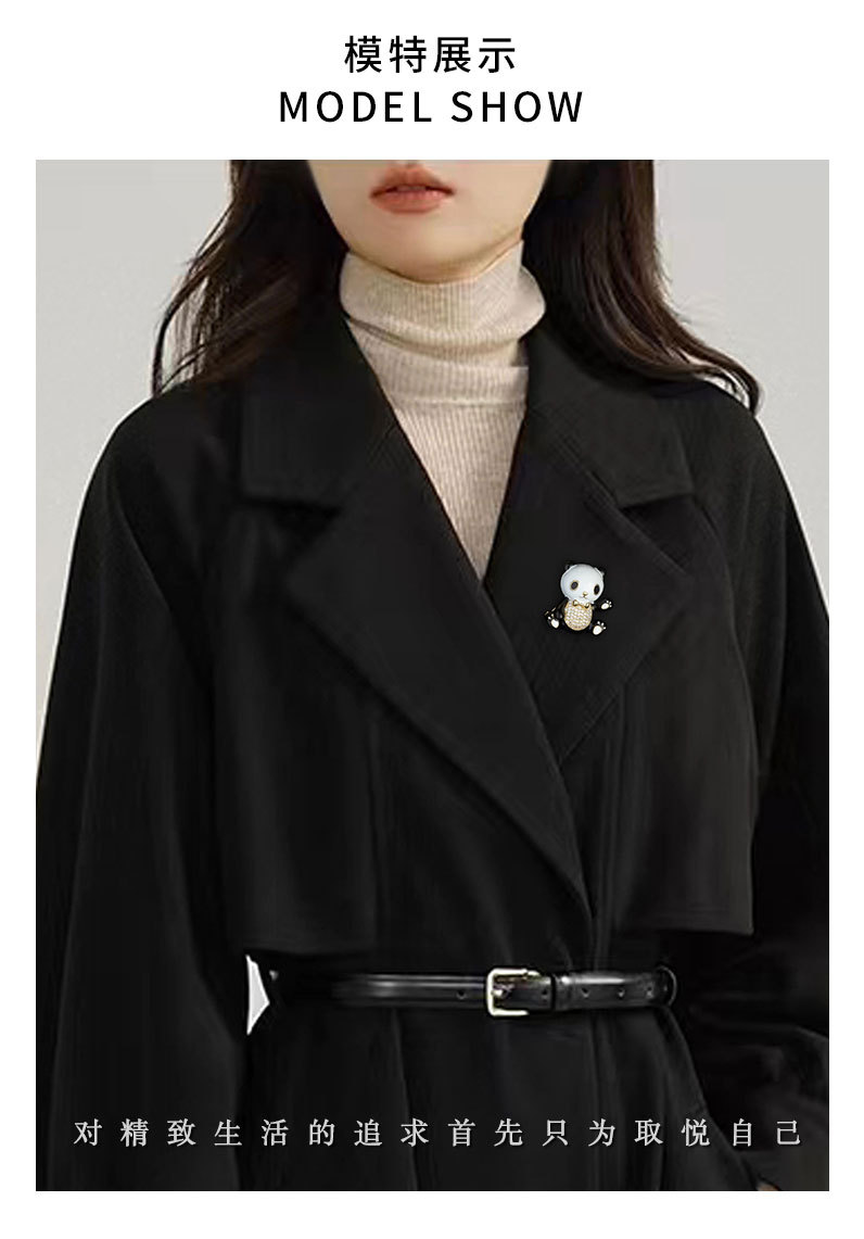 国风可爱招手小熊猫胸针时尚简约轻奢风动物胸花新款萌