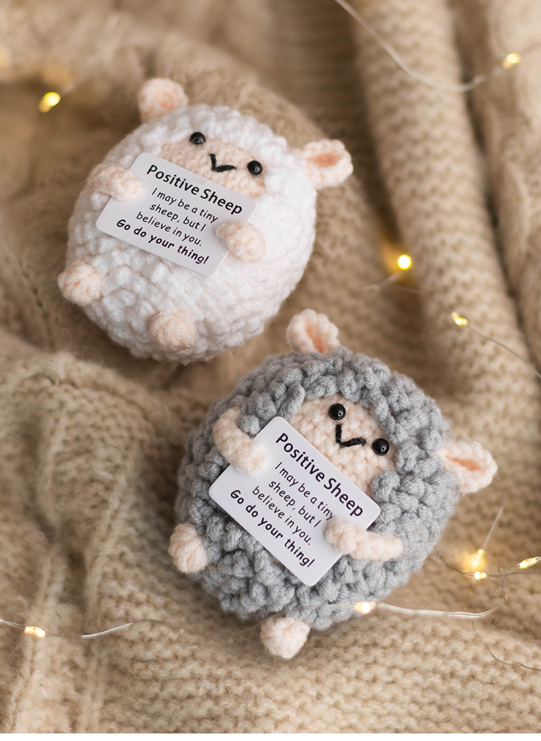 亚马逊爆款卡片玩偶积极鼓励摆件娃娃可爱针织毛线小绵羊玩偶成品详情10