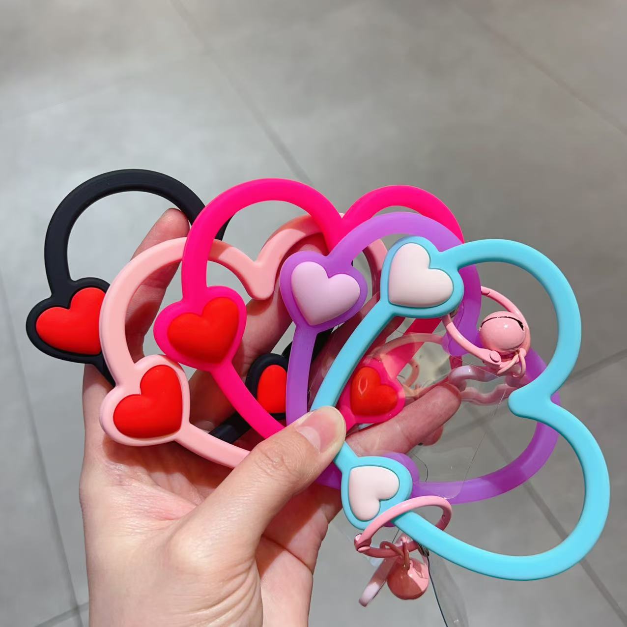 Buca hecha a mano ins viento de alta calidad cuerdas de teléfonos móviles amor pulsera de silicona cuerdas de moda de teléfonos móviles corto / adornos