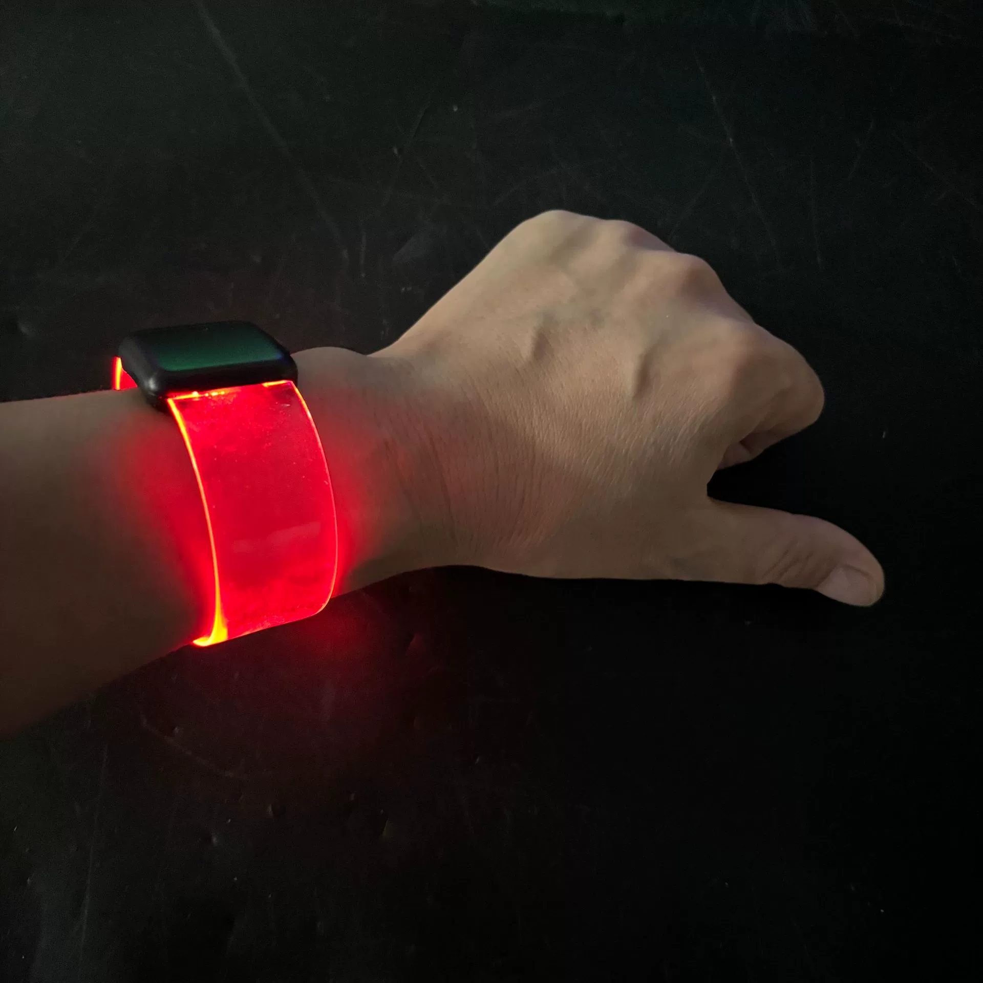 LED-подсветка Yitai LED Магнитное всасывание браслет прозрачный TPU лазер лазерная нанянза подходящее управление звуком Светящийся браслет