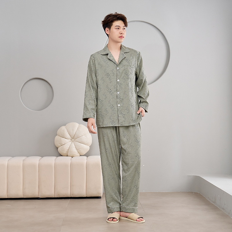 짙은 녹색 글자