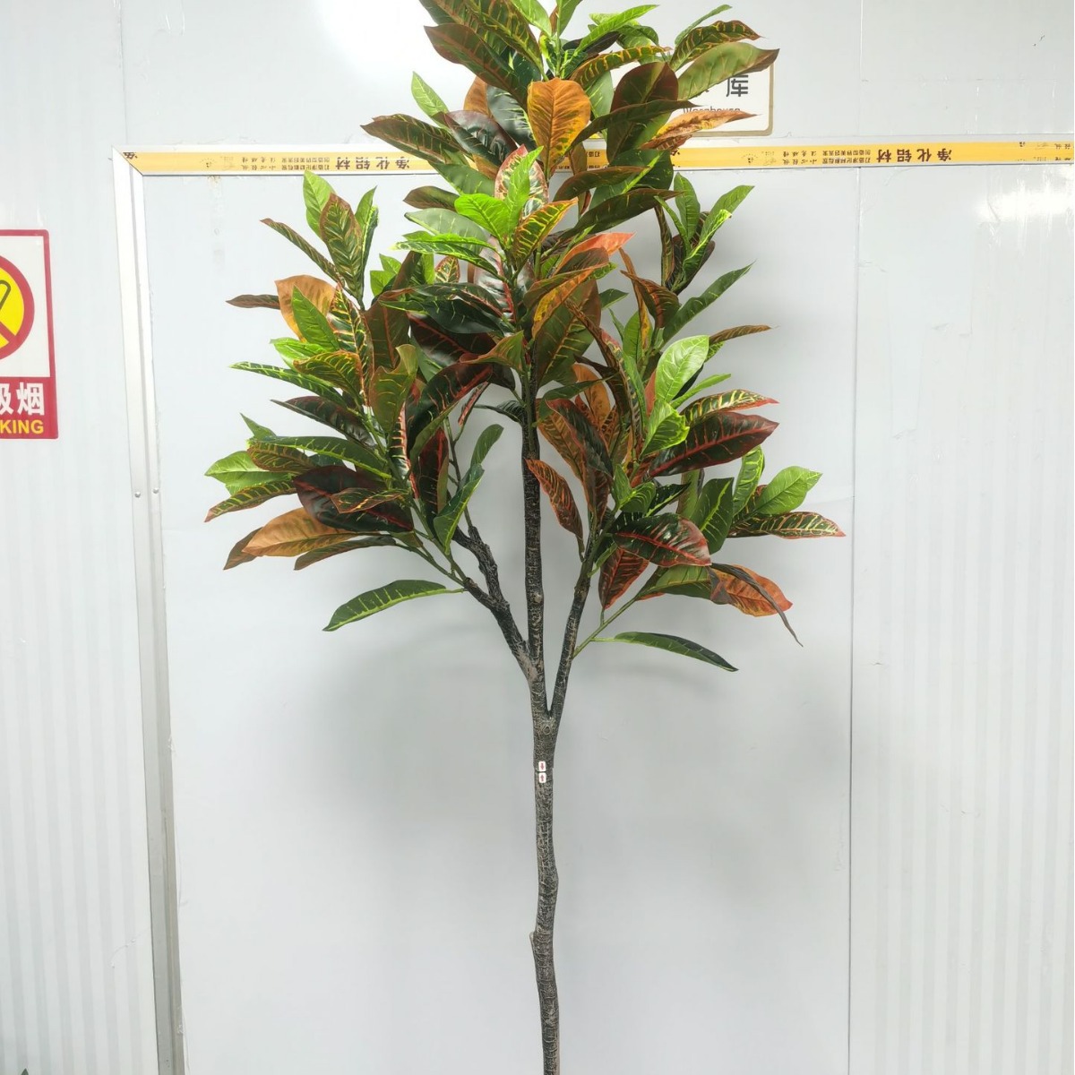 Simulación de venta caliente transfronteriza Espolvorear Banyan Madera que cambia de color Plantas verdes Bonsai Plástico artificial Planta en maceta Simulación Espolvorear Banyan