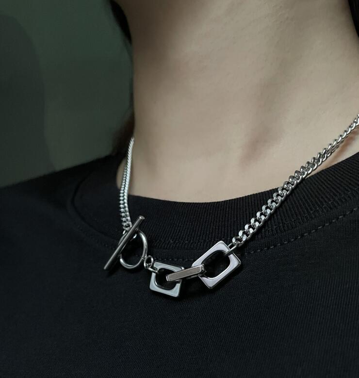 Titanium Steel Ot Buckle Necklace Titanium Steel Splicing Elements Short Clavicle Chain display picture 4