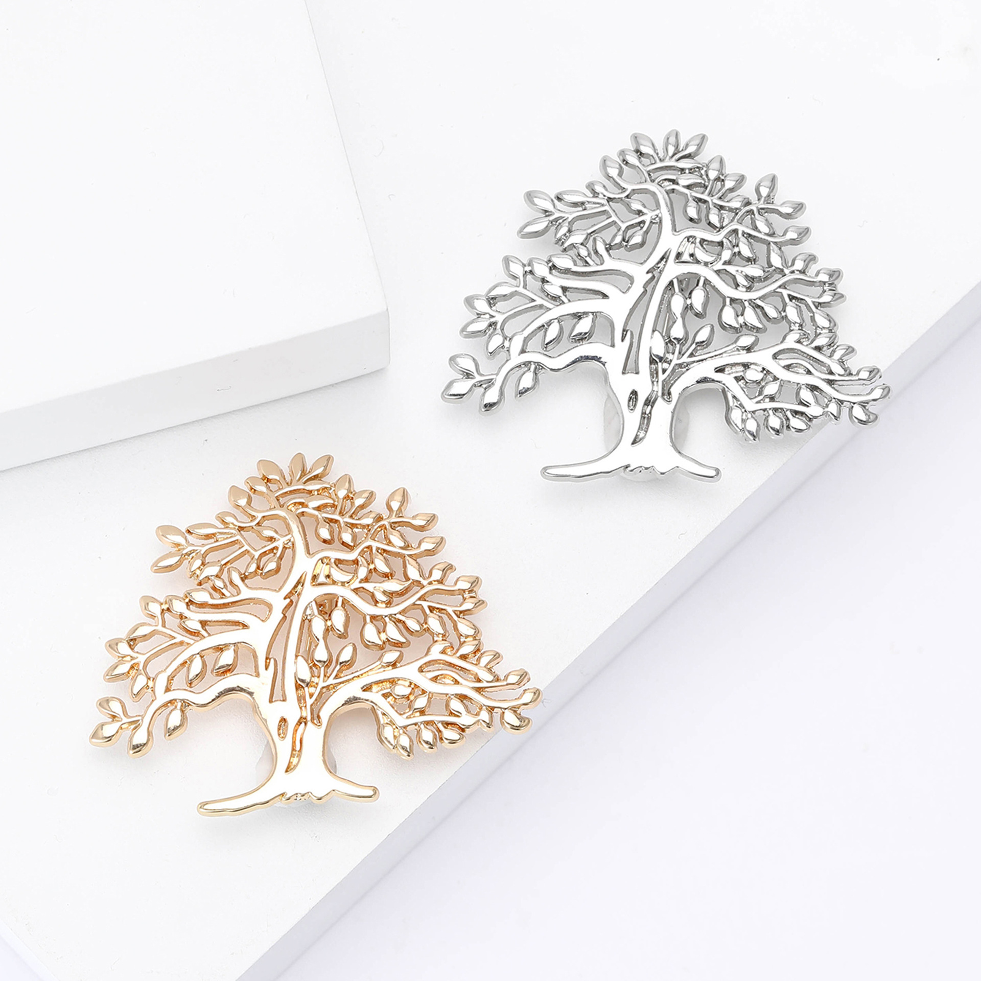 11g Weight Simple Style Pin Flower Alloy Plating Women's Brooches