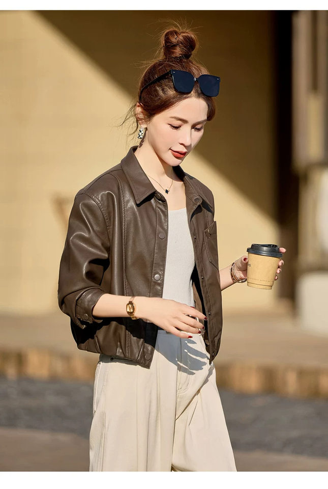 Áo khoác da nữ ngắn dáng ôm cổ bẻ chất liệu giả da cừu — Màu cà phê, màu đen chi tiết 15