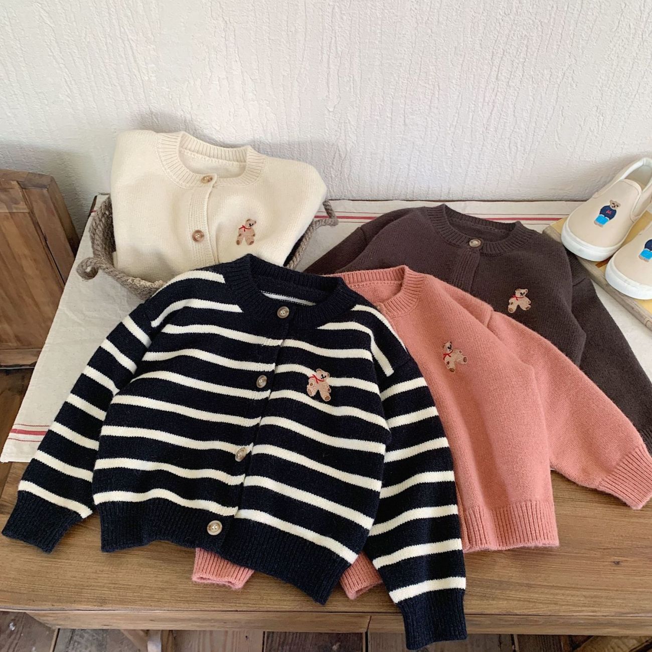 Cross-border children's embroidered sweater, versatile striped wool cardigan, children's knitwear, outerwear.