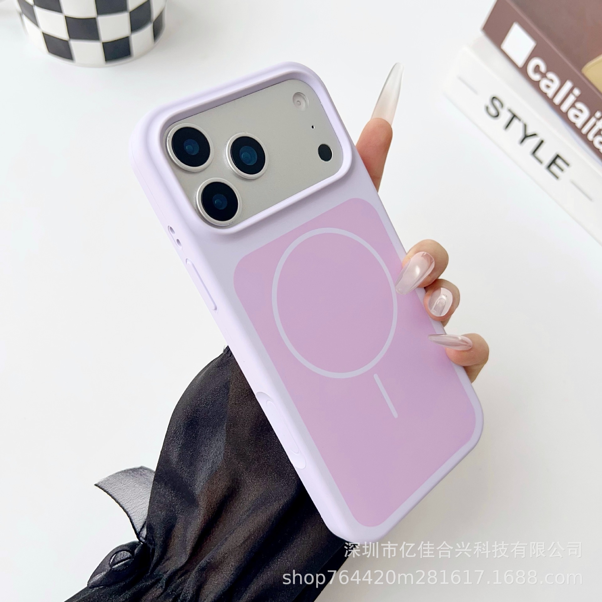 Magnético líquido de dos colores de gran agujero para iPhone17 ProMax 16 segundos de cambio 17 caso anti-caída 13