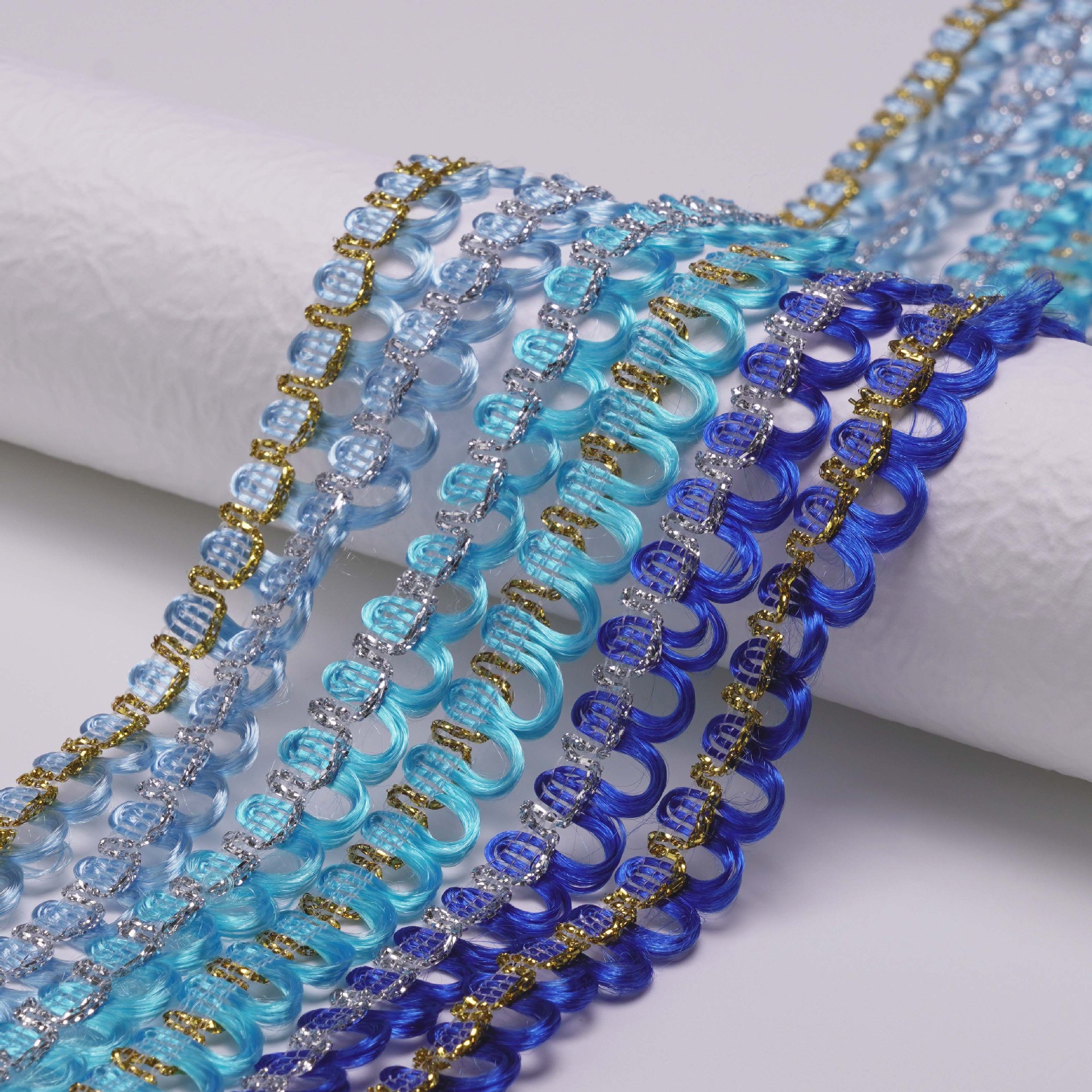 Suministro de stock directo de fábrica de 1cm de color dorado y plateado borde ondulado encaje ropa accesorios