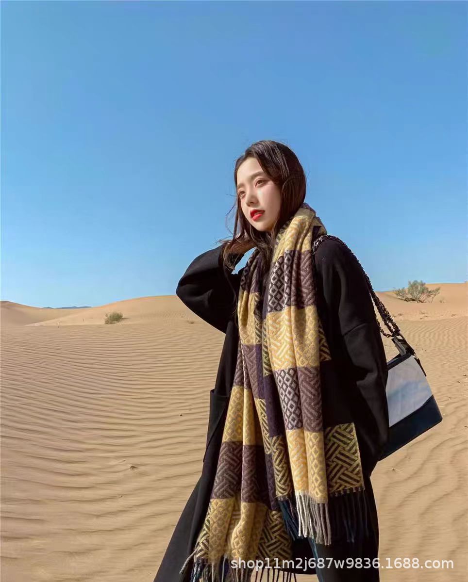 Nueva bufandas de invierno coreana de color imitación de cachemira gruesa manteniendo el calentamiento del chal de cuadrilátero de doble propósito de pareja retro buñuelo