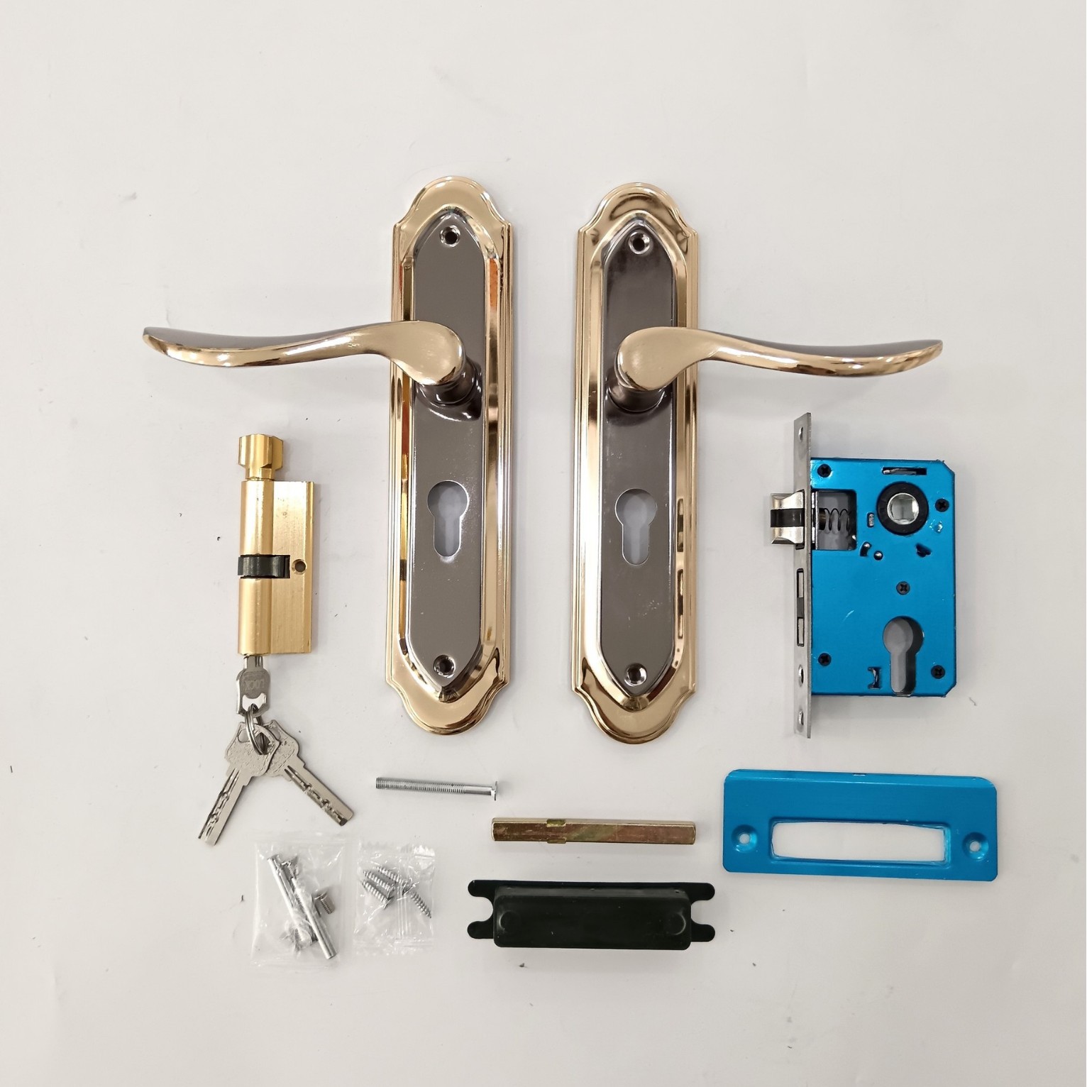 Cerradura de puerta interior de estilo europeo cerradura de la puerta de madera maciza cerradura de la puerta del dormitorio hardware del hogar cerradura de la puerta mecánica manija de la puerta universal