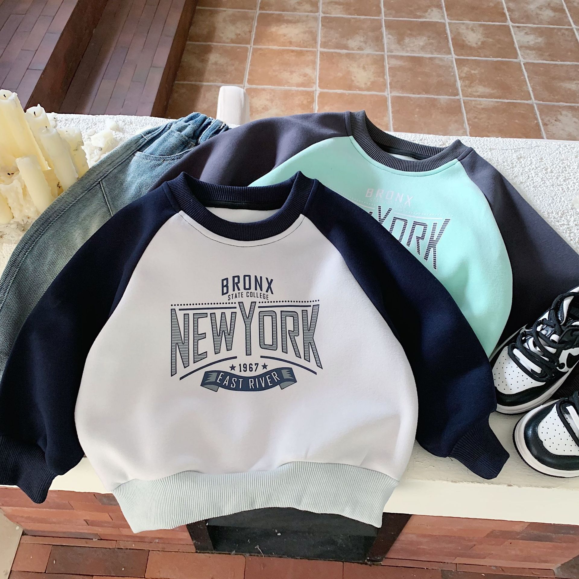 Ensemble de sweat à capuche à col rond et blocs de couleurs, nouvelle collection coréenne 2024, avec lettres polyvalentes et élégantes, tendance et cool_voghion.com