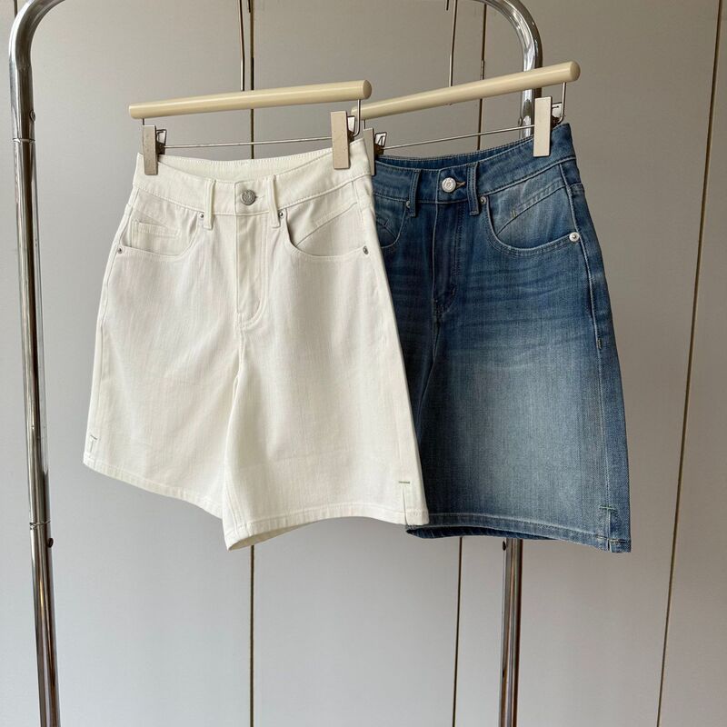 Four-Way Stretch Pants! High-Waisted, Lightweight, Comfortable, Stylish, and Slimming Denim Shorts for Women, Made with Cotton and Lyocell Four-Way Stretch Pants! High-Waisted, Lightweight, Comfortable, Stylish, and Slimming Denim Shorts for Women, Made with Cotton and Lyocell