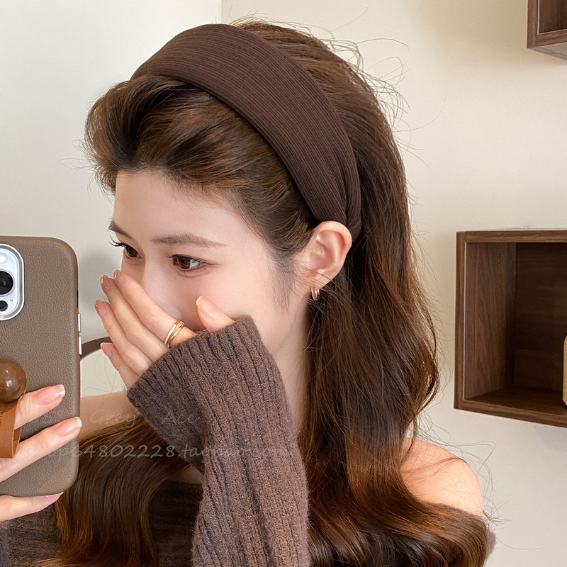 Spring and Autumn Coffee-Colored Wide-Brimmed Headband for Women 2026 New Style High-End Stylish Hair Accessory Spring and Autumn Coffee-Colored Wide-Brimmed Headband for Women 2026 New Style High-End Stylish Hair Accessory